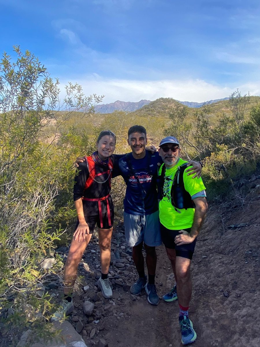 Trail running en grupo por el piedemonte